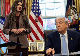 ΗΠΑ: Δικαστής αμφισβητεί τη συνταγματικότητα της προσφυγής του Τραμπ εναντίον της αμερικανικής εφορίας