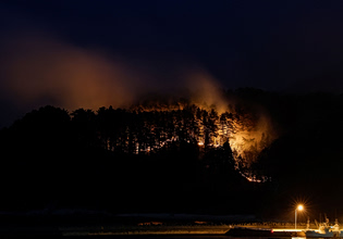 Ιαπωνία: Δύο μεγάλες πυρκαγιές εξαπλώνονται προς κατοικημένες περιοχές – Χιλιάδες εκκενώσεις