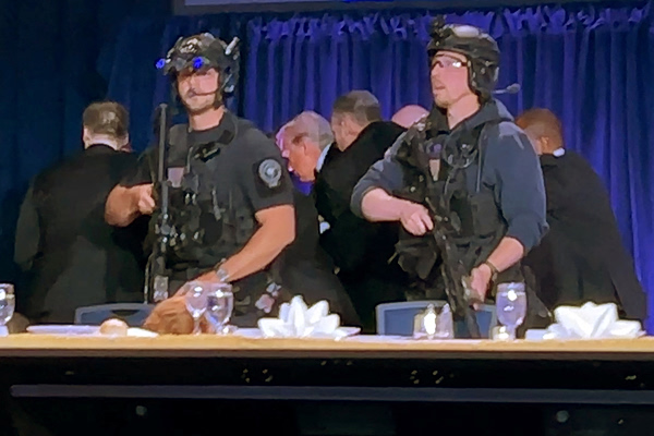 ΗΠΑ: «Οι πυροβολισμοί ήταν τόσο δυνατοί»: Ο τρόμος στο δείπνο Τραμπ και τα ερωτήματα για τα κενά ασφαλείας