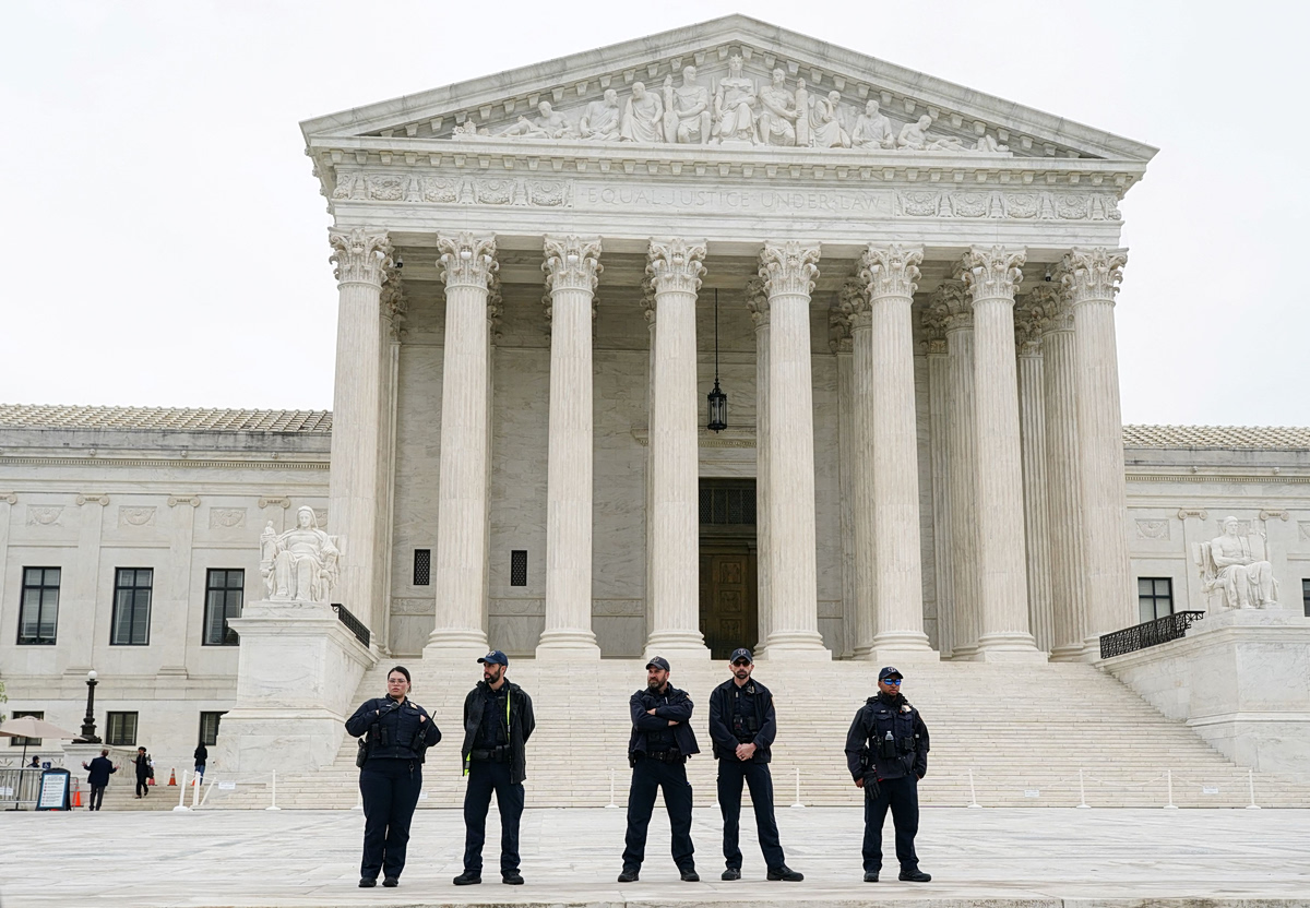 ΗΠΑ: Το Ανώτατο Δικαστήριο τροποποιεί τους εκλογικούς κανόνες – Περιορίζει τα δικαιώματα ψήφου των μειονοτήτων