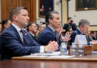 Πόλεμος στο Ιράν: Στα 25 δισ. δολάρια το κόστος για τις ΗΠΑ – Εξετάζεται συμπληρωματική χρηματοδότηση