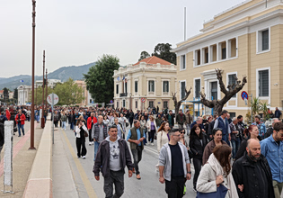Μυτιλήνη: Μεγάλη συμμετοχή στο παλλεσβιακό συλλαλητήριο – Ζητούν άμεσες λύσεις οι κτηνοτρόφοι