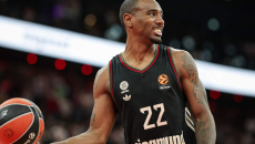 «Στη λίστα του Ολυμπιακού για αντί-Πίτερς ο Αϊζέια Μάικ» (vid)