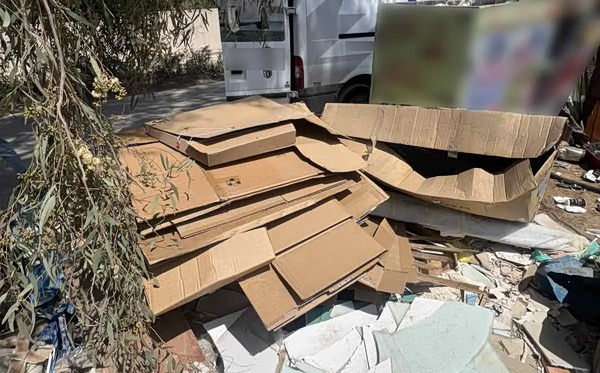 Συνελήφθη 41χρονος που πέταγε μπάζα στο Αιγάλεω