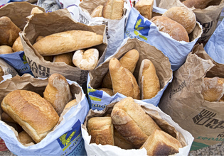 Συγκέντρωση αρτοποιών έξω από το υπουργείο Οικονομικών: Ζητούν μείωση κόστους ενέργειας και φορολογίας