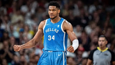 Αντετοκούνμπο: «Ακόμα αισθάνομαι χαρούμενος από την κατάκτηση του χάλκινου μεταλλίου με την Εθνική»