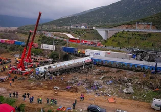 Παραιτείται το Δημόσιο από όλα τα ένδικα μέσα κατά των αποζημιώσεων για τα Τέμπη