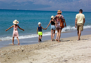 Δωρεάν διακοπές για 300.000 δικαιούχους – Δείτε το ΦΕΚ