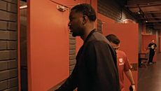 Η έκπληξη του Κίναν Έβανς: Επέστρεψε στα αποδυτήρια του Ολυμπιακού (vid)