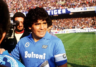 «Ήταν πρησμένος σαν μπαλόνι» – Σοκαριστικές αποκαλύψεις για τον Ντιέγκο Μαραντόνα!