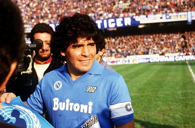 «Ήταν πρησμένος σαν μπαλόνι» – Σοκαριστικές αποκαλύψεις για τον Ντιέγκο Μαραντόνα!