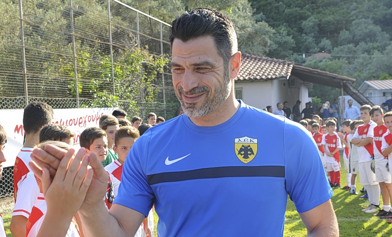 Ο Ζήκος το… πιστεύει μετά το 3-0 από τη Βαγιεκάνο: «Η ΑΕΚ έχει τις περισσότερες πιθανότητες να προκριθεί»