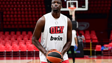 Ολυμπιακός: Η προετοιμασία του Φαλ και η συνομιλία του Φουρνιέ με τον Ερτέλ (vid)