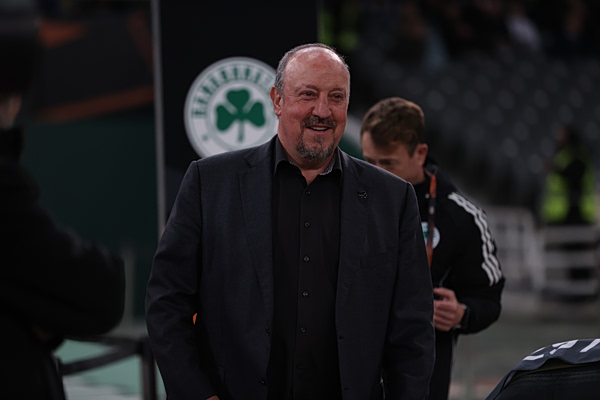 Παναθηναϊκός: Ο Μπενίτεθ δεν έχει αποφασίσει για «άξονα» και αριστερό «φτερό»