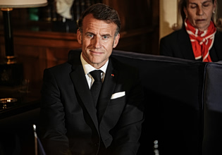 Σε φρεγάτα «Κίμων» και Μέγαρο Μαξίμου ο Μακρόν – Τα μηνύματα που έστειλε από την Αθήνα