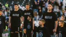 Οι παίκτες της Παρτιζάν τίμησαν τη μνήμη των αδικοχαμένων οπαδών του ΠΑΟΚ (pics)