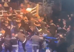 Χάος σε αγώνα μποξ στην Τουρκία: Θεατές μπήκαν στο ρινγκ και ξυλοκόπησαν Ρώσο πυγμάχο (vids)