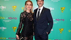 Ντορέττα Παπαδημητρίου – Γιώργος Γεροντιδάκης: Χέρι -χέρι στη Μύκονο ανταλλάσσουν φιλιά