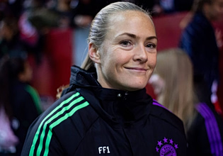 Συνεχίζει να πρωτοπορεί η Bundesliga: Παίκτρια της Μπάγερν έγινε σκάουτερ στην ομάδα ανδρών