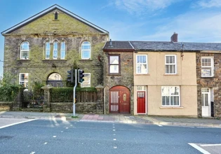 26.420 ευρώ για 2,2 μέτρα – Το πιο στενό σπίτι της Βρετανίας που προκάλεσε φρενίτιδα σε δημοπρασία