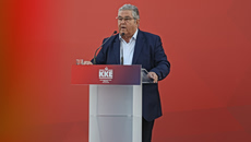 Live η συναυλία του ΚΚΕ στο Σκοπευτήριο της Καισαριανής – Κουτσούμπας: Αθάνατοι οι 200 ήρωες κομμουνιστές