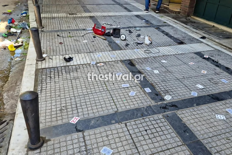 Θεσσαλονίκη: Παραπέμφθηκε στο Αυτόφωρο η μητέρα του 5χρονου που πετούσε πράγματα από μπαλκόνι