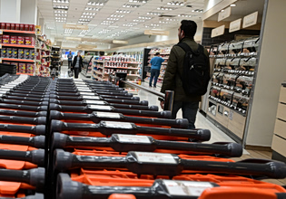 Αντιπολιτευτικά πυρά για ακρίβεια και σκάνδαλο ΟΠΕΚΕΠΕ – «Είμαστε στον βυθό της αγοραστικής δύναμης»