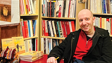 Γιάννης Μπρούζος: «Έφυγε» ο συγγραφέας του «Τι πραγματικά αξίζει – 24 γράμματα στον γιο μου»