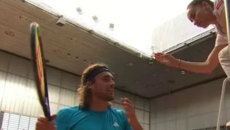 Έξαλλος και με τη διαιτητή ο Τσιτσιπάς: «Μου αφαιρείς τον πόντο για βλακεία»