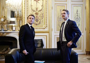 Η «εβδομάδα Μακρόν» και η αναζήτηση θετικού αφηγήματος για την κυβέρνηση