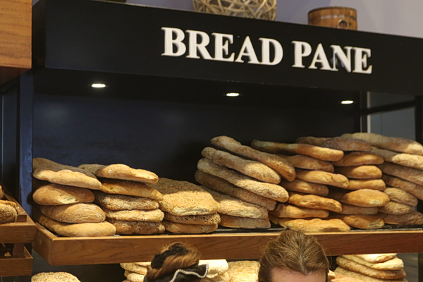 Αρτοποιοί: «Ασφυκτιούν» οι φούρνοι της γειτονιάς