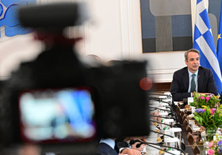 Σκάνδαλο ΟΠΕΚΕΠΕ: Η «καυτή πατάτα» για το Μαξίμου και η «βροχή» αιτημάτων για πρόωρες κάλπες