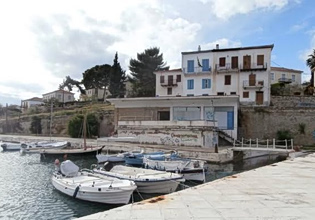 Διασώζεται και αναδεικνύεται το κτίριο του πρώην Ναυτικού Ομίλου στο Γαλαξίδι