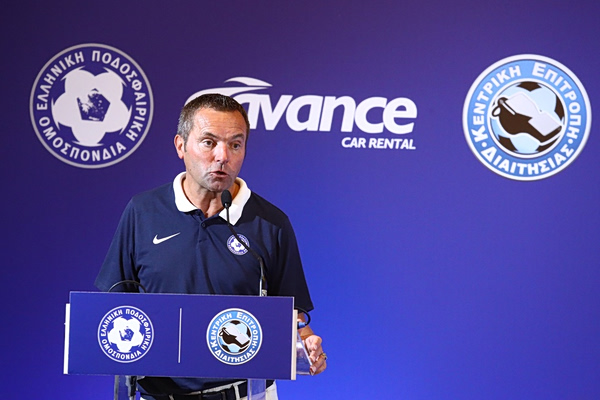 Λανουά στους διαιτητές: «Πρόκληση η Ελλάδα για μένα – Αν μείνω κάποιοι θα είστε στην Super League 2»