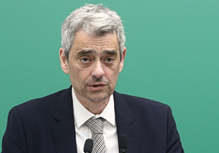 «Όσο η δικογραφία για τις υποκλοπές κάνει βόλτες, παραγράφονται αξιόποινες πράξεις», προειδοποιεί ο Χρ. Κακλαμάνης