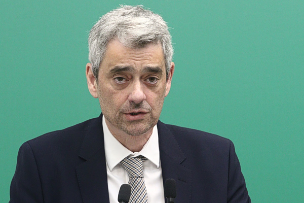 «Όσο η δικογραφία για τις υποκλοπές κάνει βόλτες, παραγράφονται αξιόποινες πράξεις», προειδοποιεί ο Χρ. Κακλαμάνης