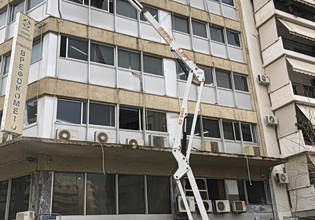 Ειδικές φωλιές για χελιδόνια και σταχτάρες σε δημοτικά κτίρια τοποθετεί ο Δήμος Αθηναίων