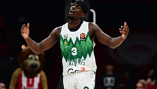 Το… παράπονο του Φρανσίσκο: «Εγώ πρέπει να πάρω το βραβείο του MVP, όχι ο Βεζένκοφ»