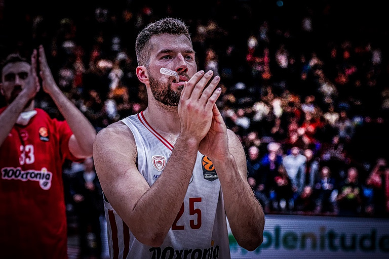 Νέα σενάρια για Πίτερς: «Στο… κόλπο και η Φενέρμπαχτσε»