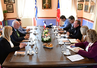 Αντιπροσωπεία της Γαλλικής Γερουσίας επισκέφθηκε την Αίγινα