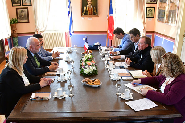 Αντιπροσωπεία της Γαλλικής Γερουσίας επισκέφθηκε την Αίγινα