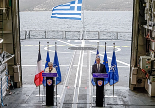 Bloomberg: Γαλλία και Ελλάδα ανανεώνουν το αμυντικό σύμφωνο και διευρύνουν τη συνεργασία τους