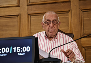 ΠΑΣΟΚ: Ο Ν. Κακλαμάνης σε συνεννόηση με το Μαξίμου, προχώρησε σε άνευ προηγουμένου αντιθεσμική μεθόδευση