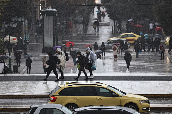 Πρωτομαγιά: Άστατος ο καιρός με βροχές, κρύο και θυελλώδεις ανέμους – Ποιες περιοχές θα επηρεαστούν περισσότερο