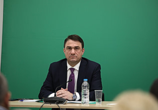 Τσουκαλάς: Σεξιστική επίθεση με στοιχεία ηλικιακού ρατσισμού η επίθεση Λαζαρίδη στη Ντόρα Μπακογιάννη