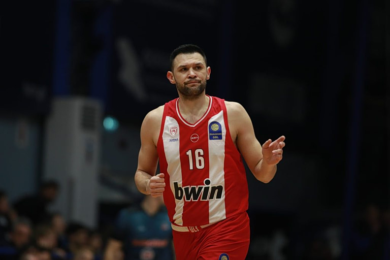 Γράφει ιστορία ο Παπανικολάου: Έγινε τρίτος παίκτης με τα περισσότερα ματς στην Euroleague