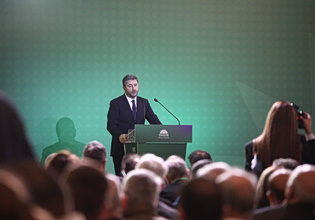 Εκλέγει νέο γραμματέα το ΠΑΣΟΚ – Ομιλία Ανδρουλάκη στην Κεντρική Επιτροπή