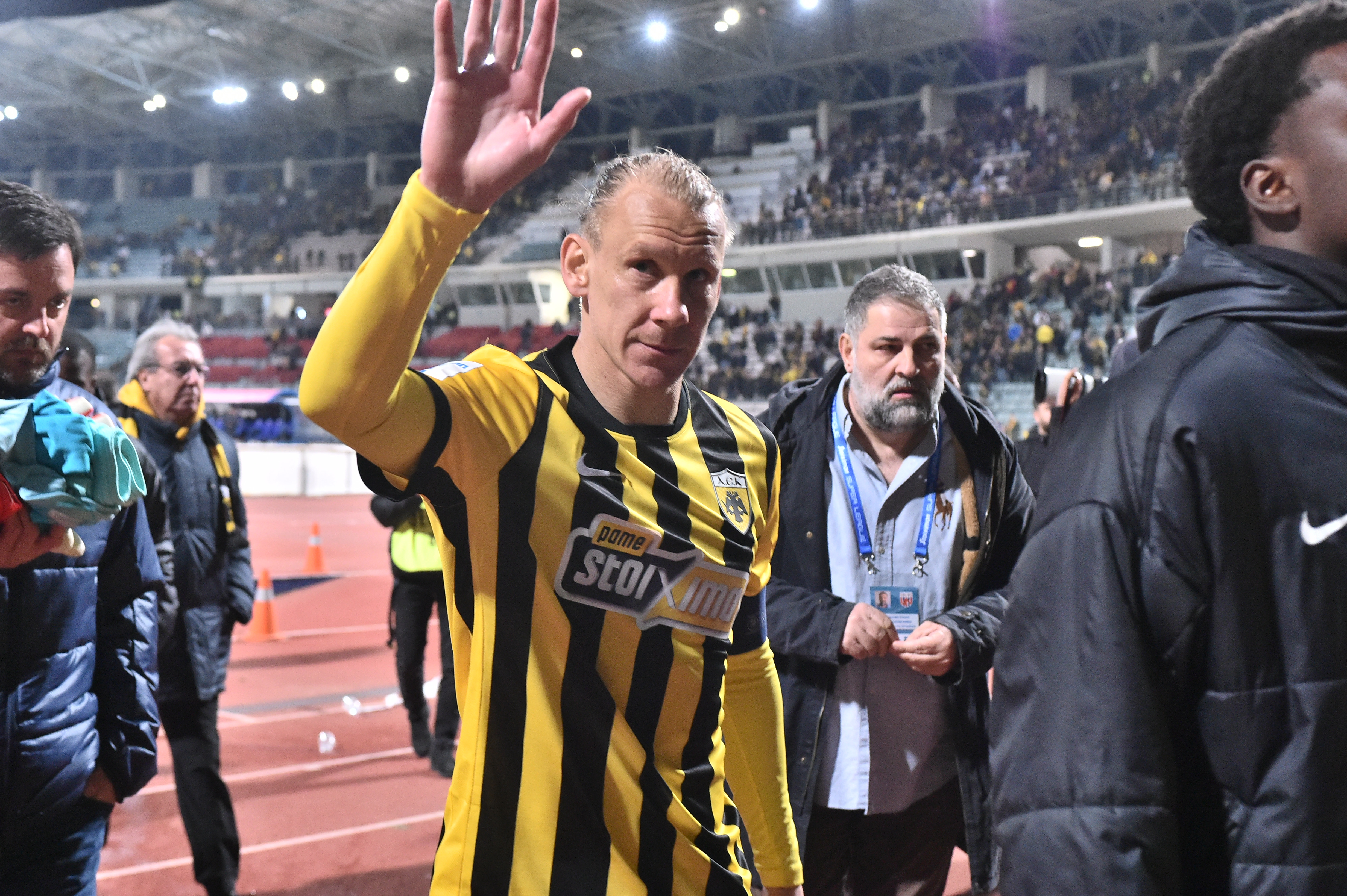 Ανανέωσε με την ΑΕΚ ο Βίντα (vid)