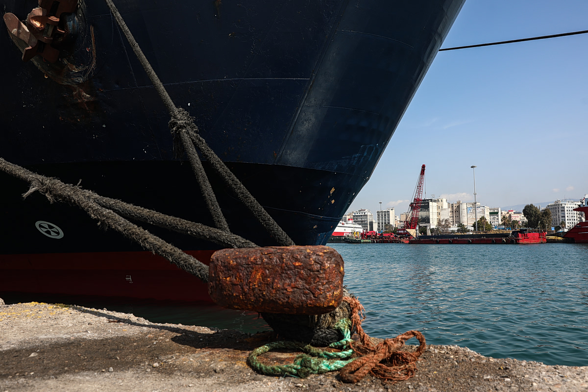 ΠΝΟ: Εικοσιτετράωρη απεργία σε όλα τα πλοία την Πρωτομαγιά