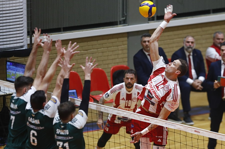 Παναθηναϊκός – Ολυμπιακός: Στις 18:00 αντί για τις 20:00 ο 3ος ημιτελικός της Novibet Volley League